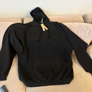 Skims hoodie, never worn, tags still attached Ed